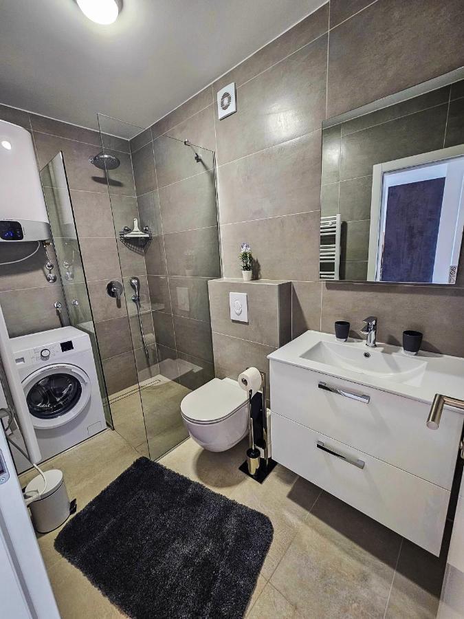 Aenona Beach Apartment 宁 外观 照片